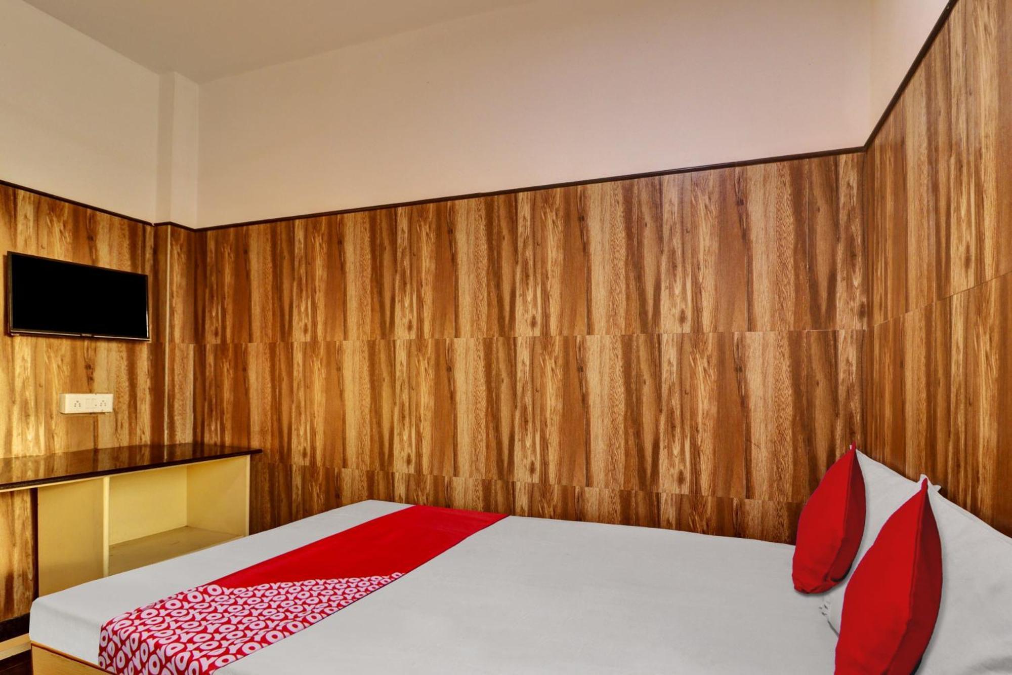 Oyo Flagship Amman Lodge Chennimalai Экстерьер фото