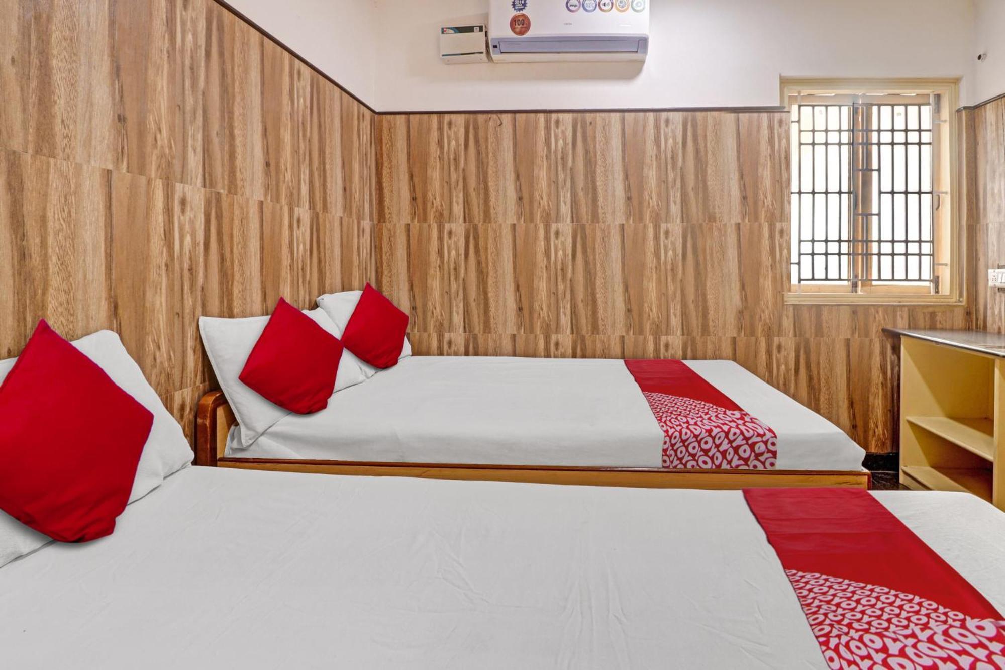 Oyo Flagship Amman Lodge Chennimalai Экстерьер фото