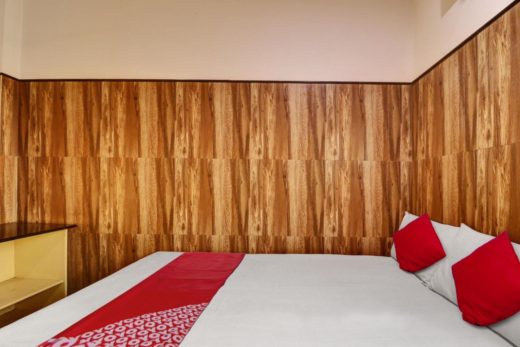Oyo Flagship Amman Lodge Chennimalai Экстерьер фото
